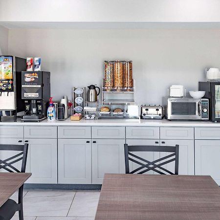 Baymont By Wyndham Freeport Texas Hotel Ngoại thất bức ảnh