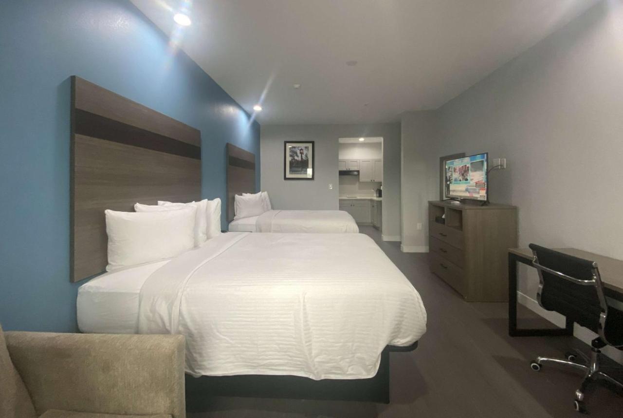 Baymont By Wyndham Freeport Texas Hotel Ngoại thất bức ảnh