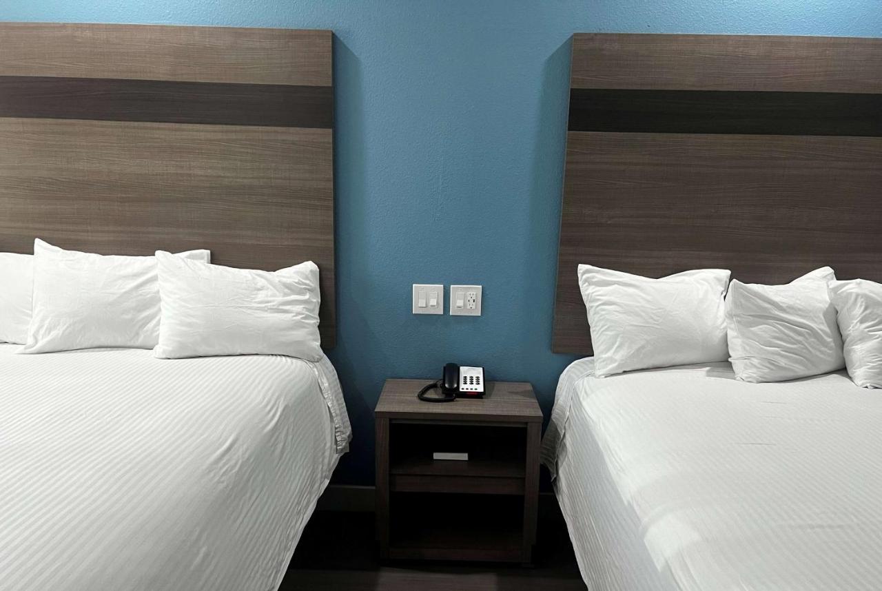 Baymont By Wyndham Freeport Texas Hotel Ngoại thất bức ảnh