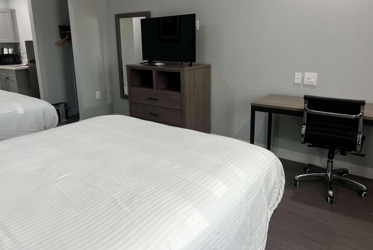 Baymont By Wyndham Freeport Texas Hotel Ngoại thất bức ảnh