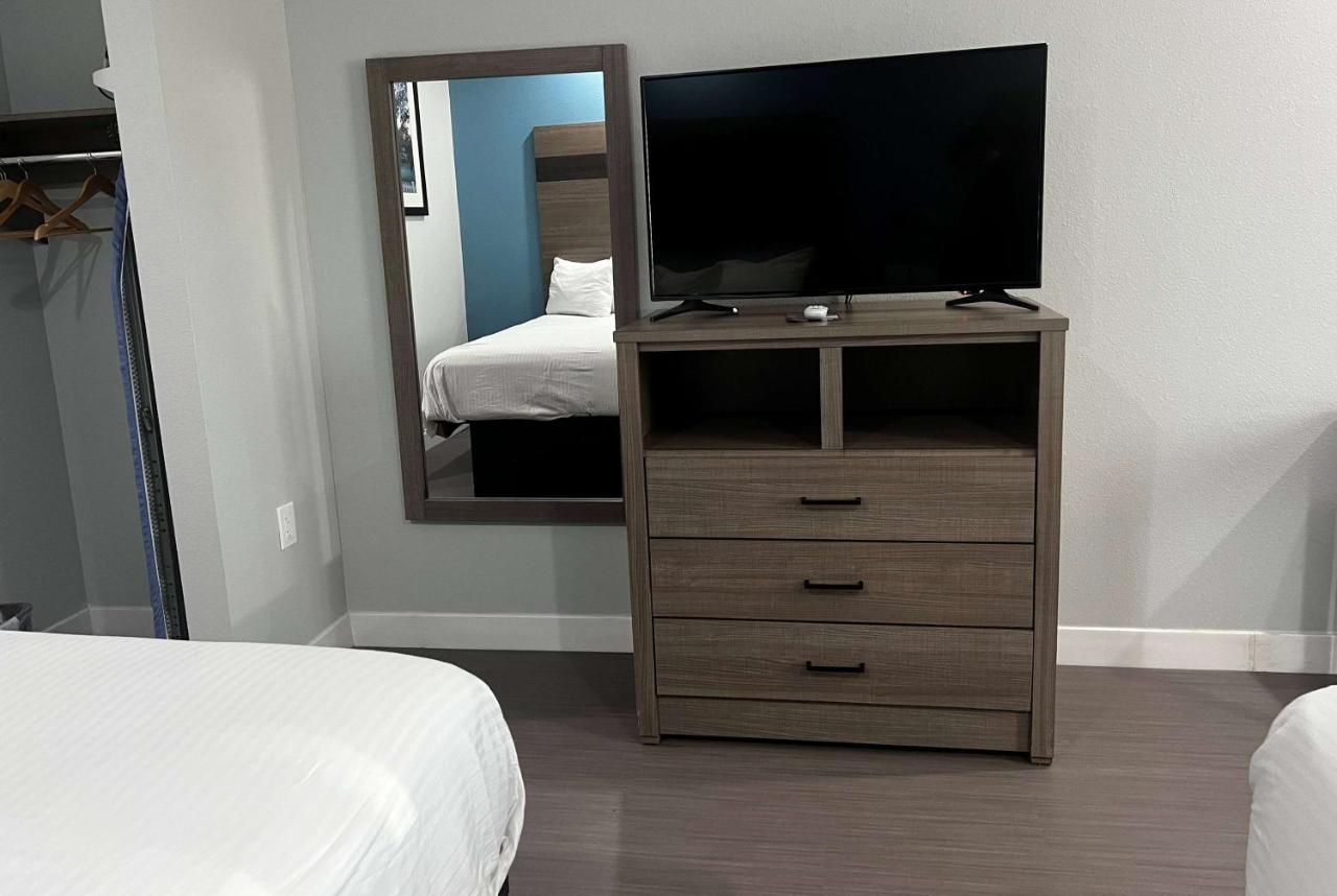 Baymont By Wyndham Freeport Texas Hotel Ngoại thất bức ảnh