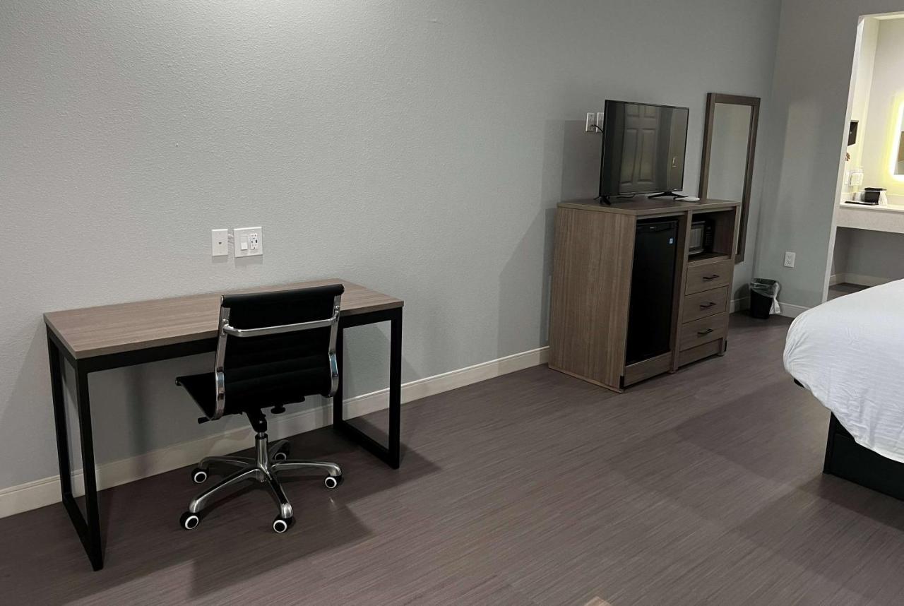 Baymont By Wyndham Freeport Texas Hotel Ngoại thất bức ảnh