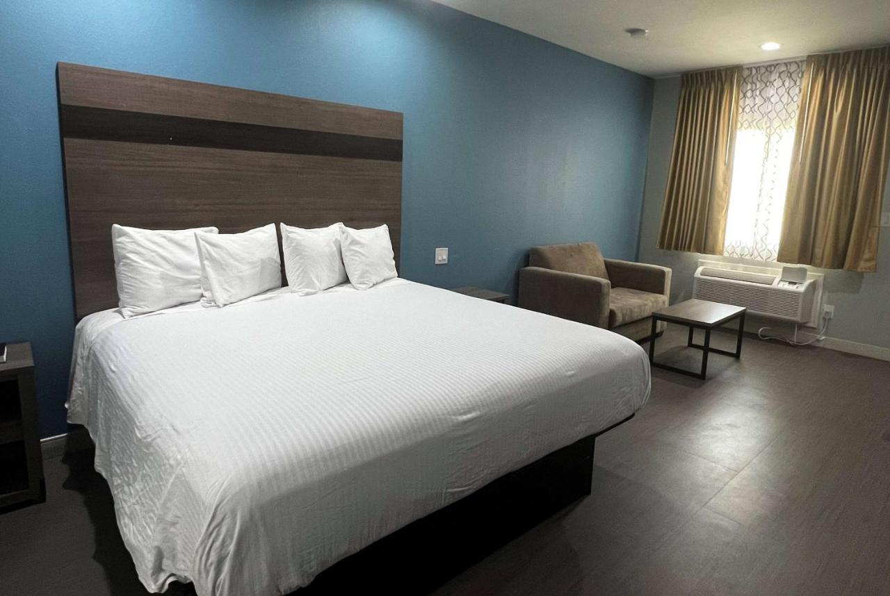Baymont By Wyndham Freeport Texas Hotel Ngoại thất bức ảnh