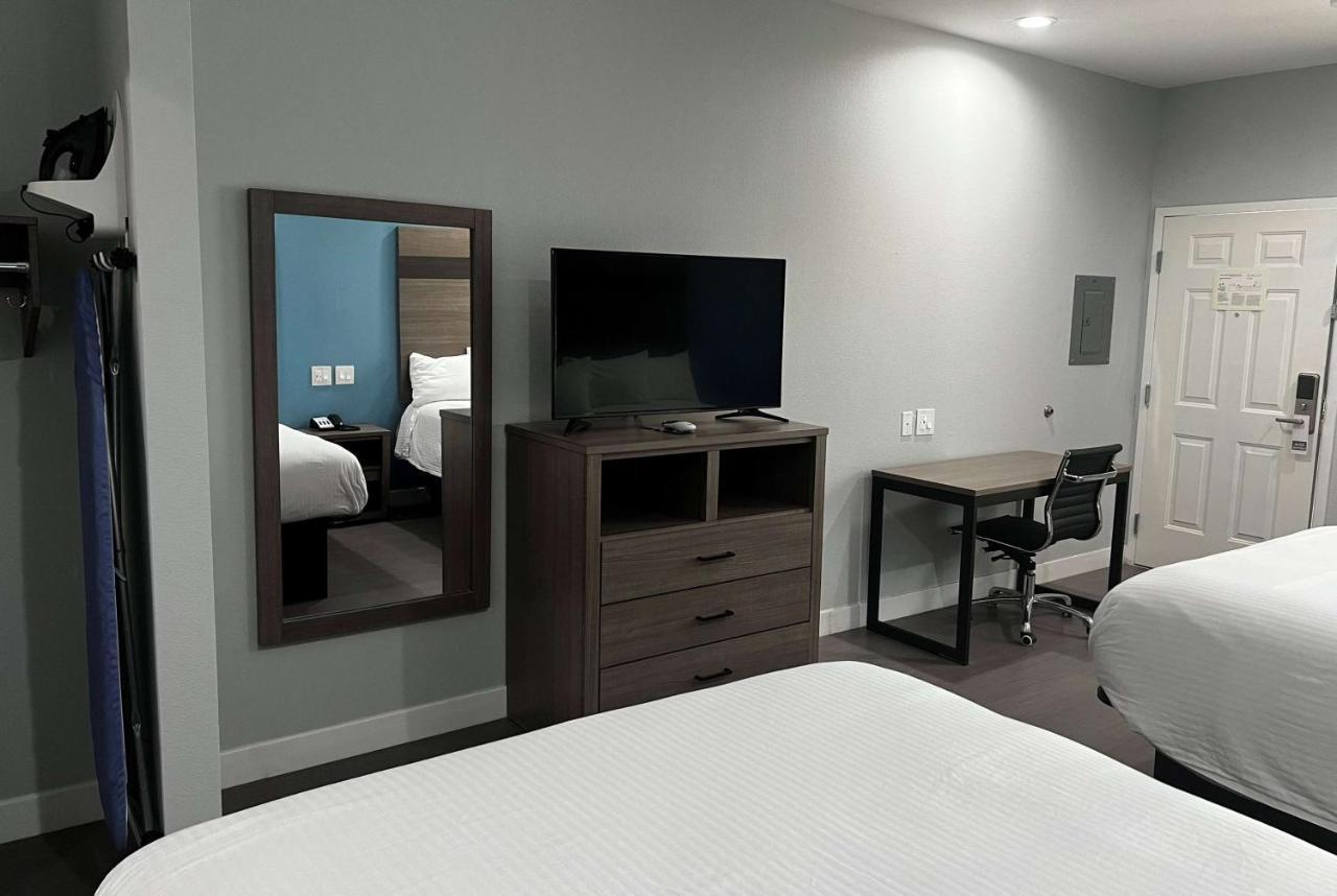 Baymont By Wyndham Freeport Texas Hotel Ngoại thất bức ảnh