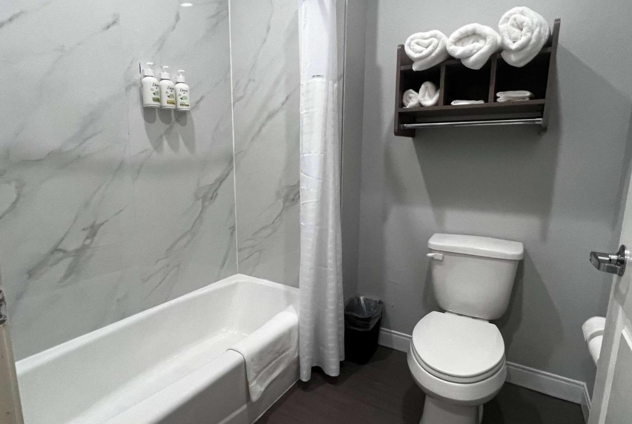 Baymont By Wyndham Freeport Texas Hotel Ngoại thất bức ảnh