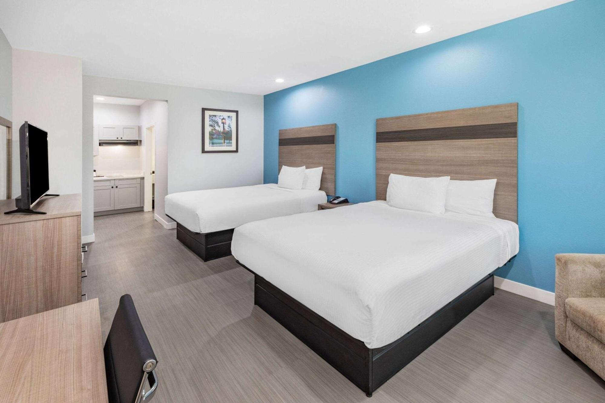 Baymont By Wyndham Freeport Texas Hotel Ngoại thất bức ảnh