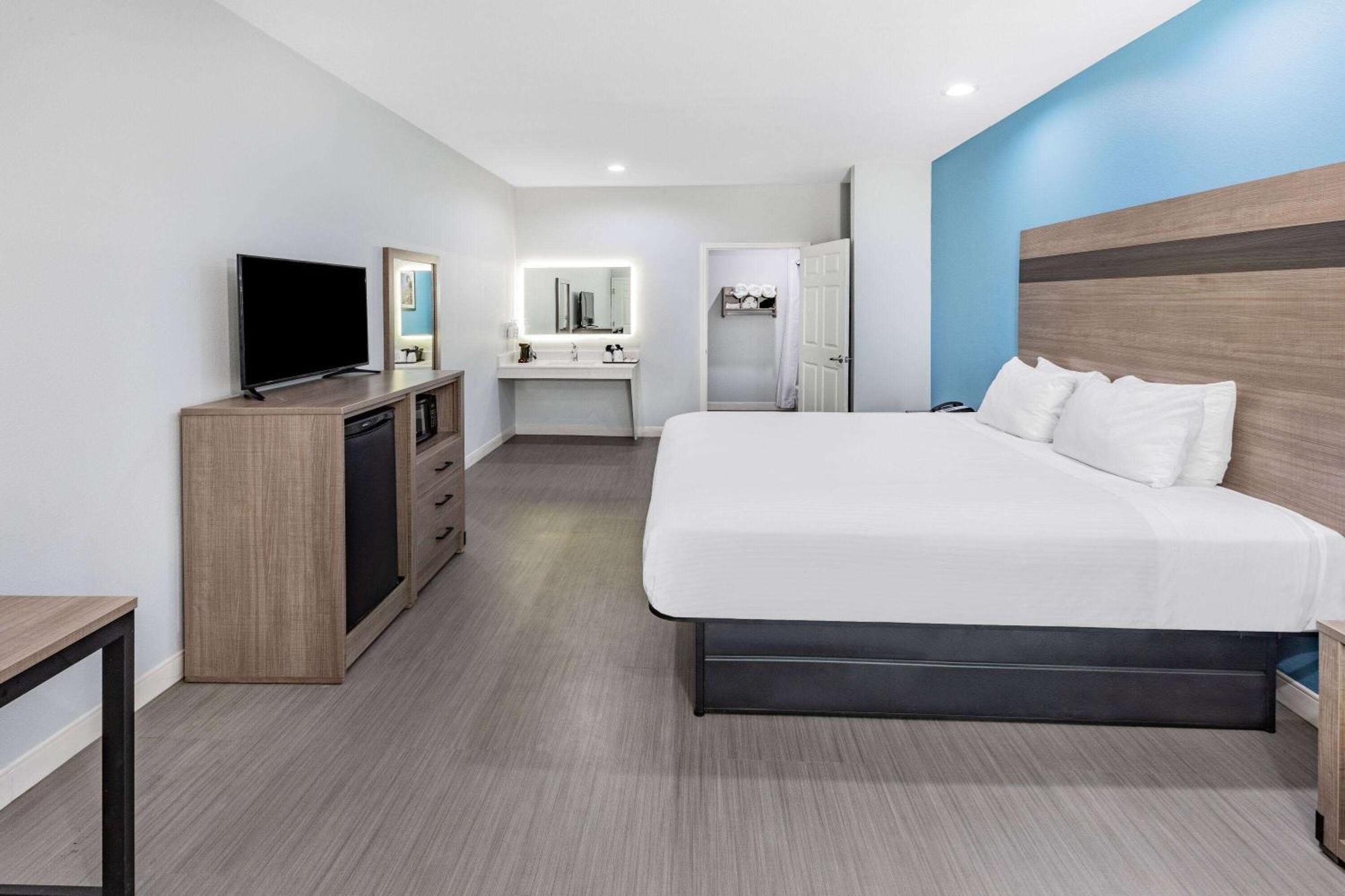Baymont By Wyndham Freeport Texas Hotel Ngoại thất bức ảnh
