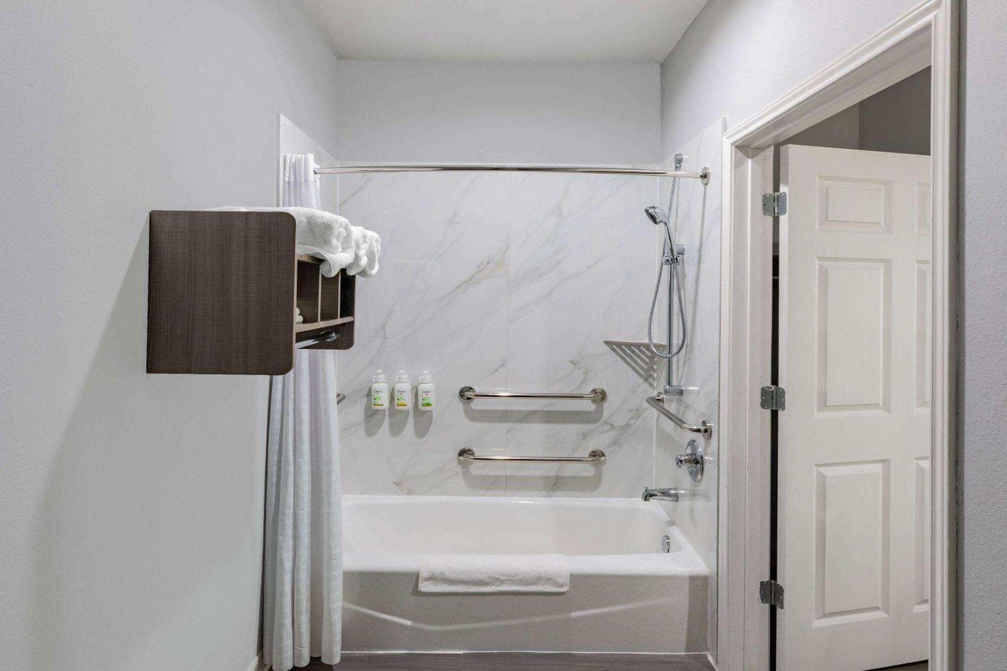 Baymont By Wyndham Freeport Texas Hotel Ngoại thất bức ảnh
